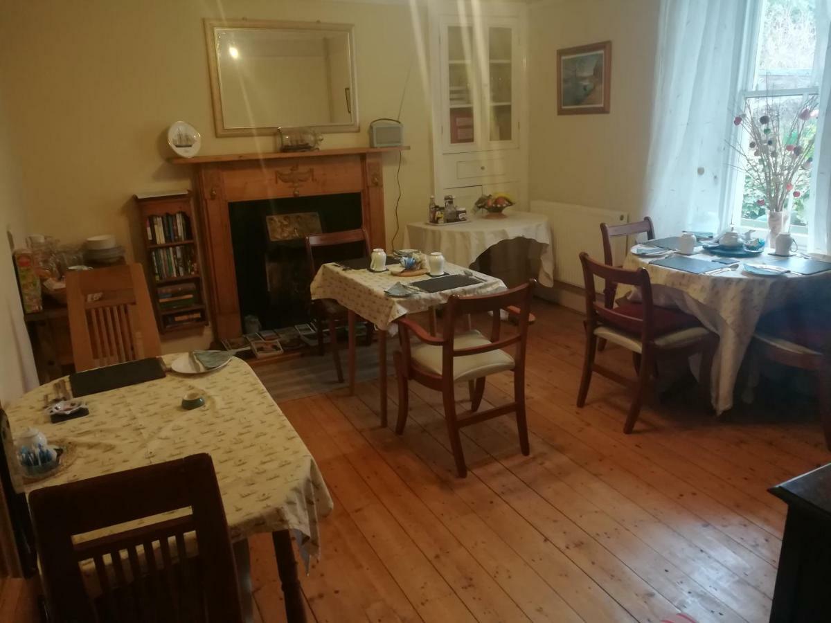 Y Garreg Wen Bed and Breakfast Llanybyther Eksteriør billede