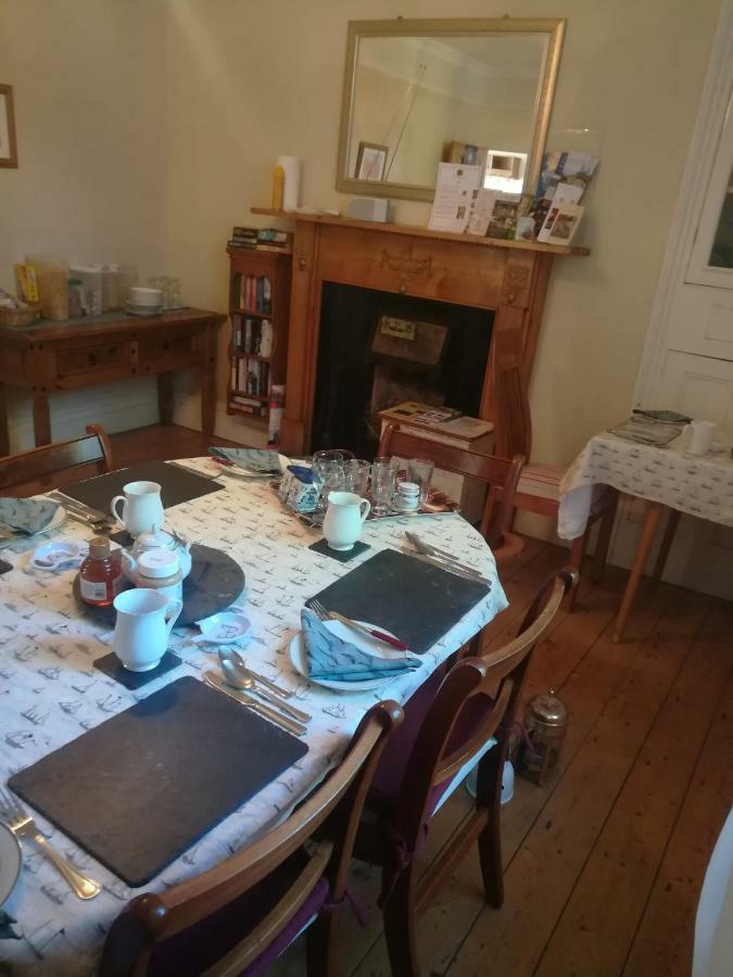 Y Garreg Wen Bed and Breakfast Llanybyther Eksteriør billede